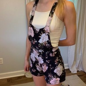 H&M floral mini shorts romper Size 2